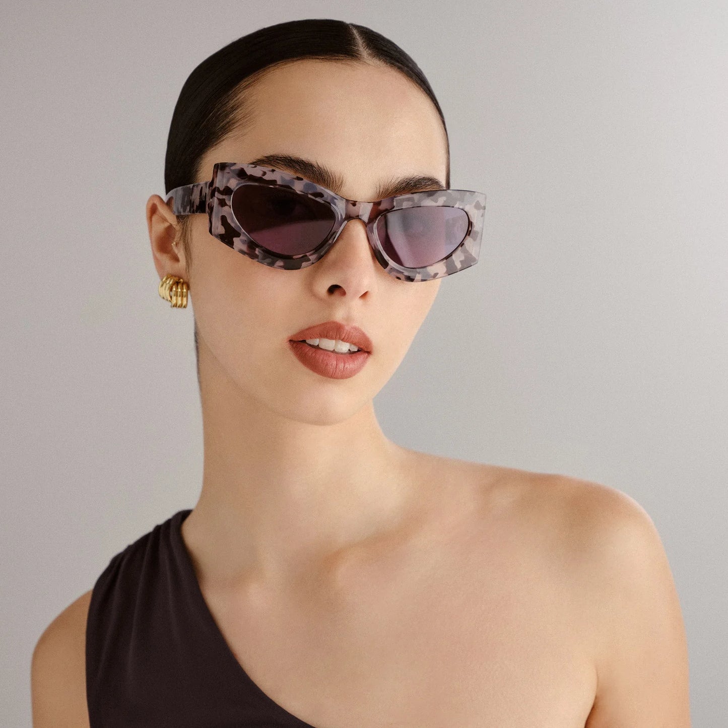 AIRE Electra in Charcoal Tort